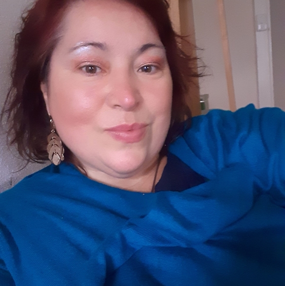 Meet your Posher, Karen - Picture 1 of 10